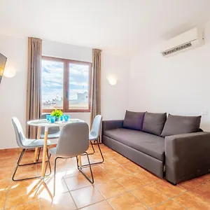 https://apartamento-3-en-la-muralla-romana-junto-a-la-catedral.catalonia-hotels.com